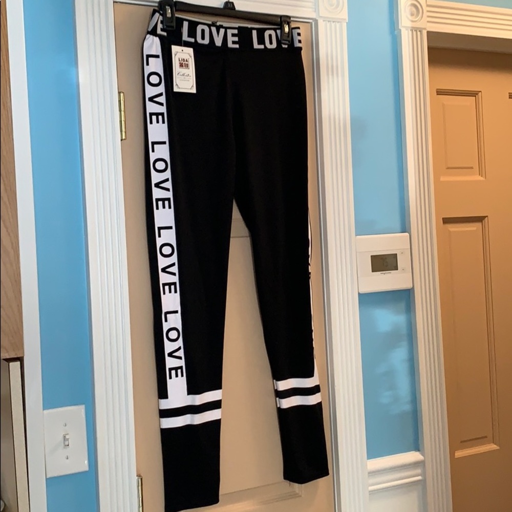 NEW with TAGS LIDA “LOVE” LEGGINGS